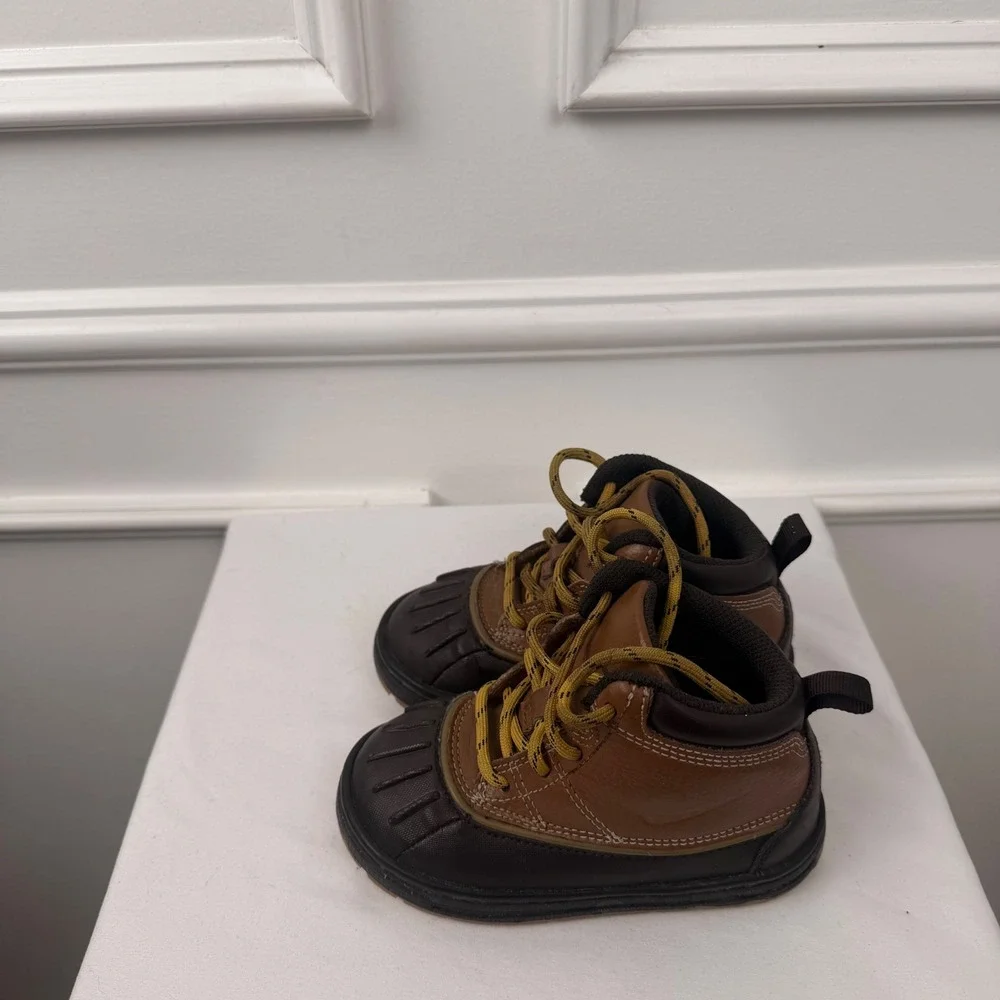 Nike they boots silhouette